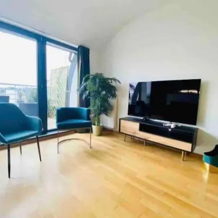Penthouse 2 Bedrooms In Center- 51 *